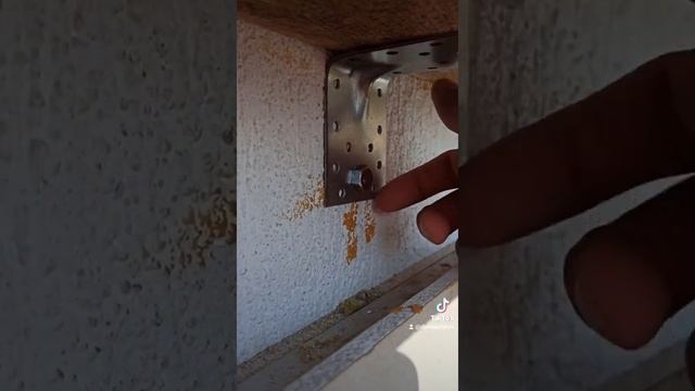 Лайфках, как прикрепить полку к утеплителю, чтобы держалась