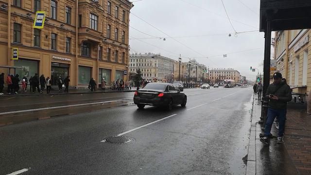 Ретро-трамвай не пришел. Санкт-Петербург