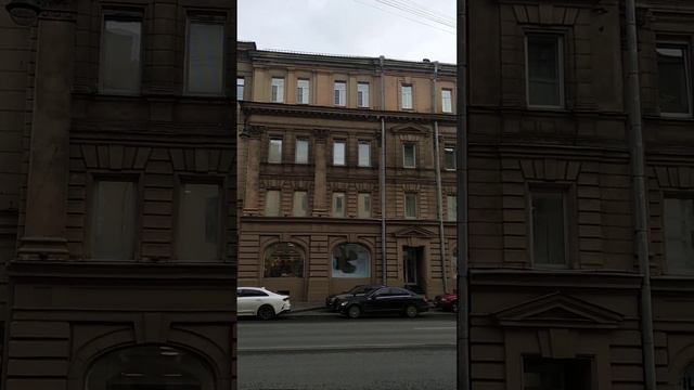Оригинальный дом с красивой аркой на Московском пр.Санкт Петербург.