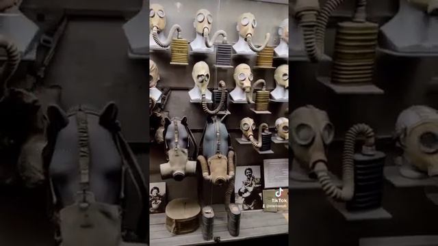 Противогазы.