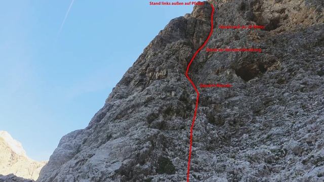 Klettern: Dolomiten Sas Pordoi - Dibona . Auf dem leichtesten Weg (4) durch die Riesenwand (800m)