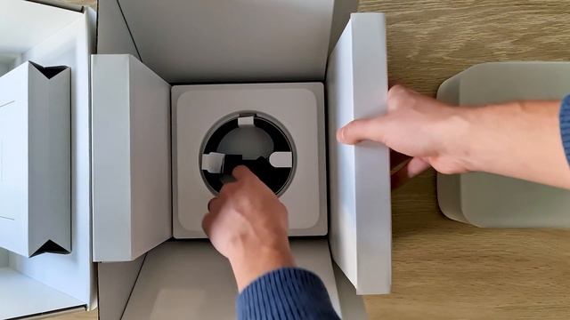 Unboxing Apple M1 Ultra Mac Studio