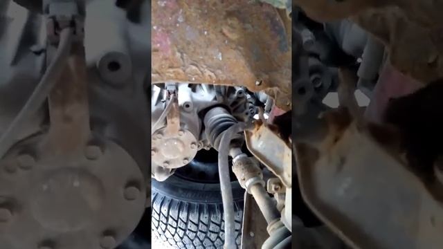 Замена передней стойки Nissan p10