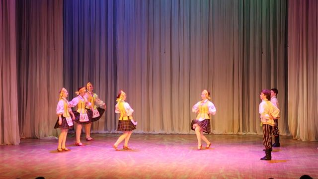Ансамбль танца "Кудринка" - Белорусский танец "Крыжачок". Средняя группа
