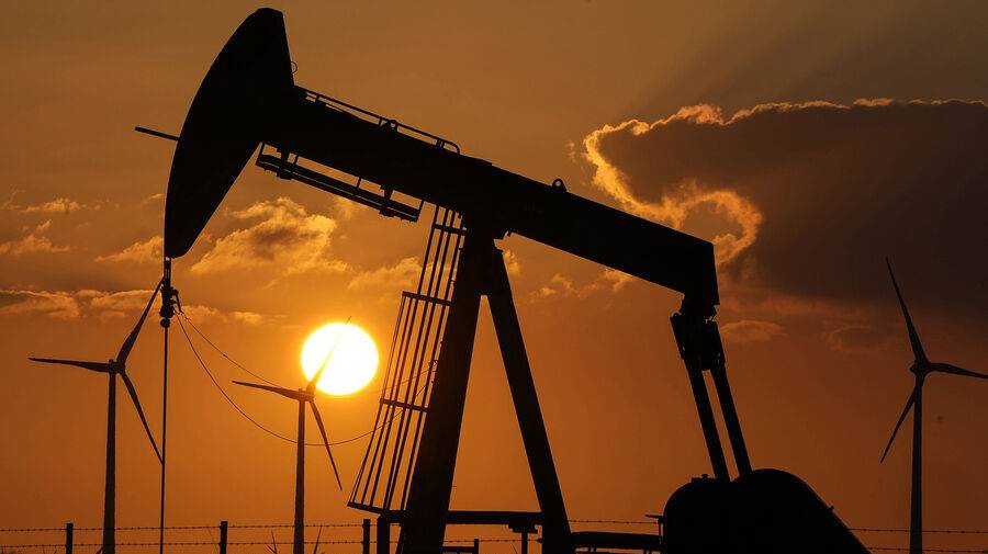 Эксперт рассказал, как страны могут снизить зависимость от нефти