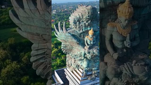 Статуя Гаруда Вишну Кенчана — это статуя высотой 122 метра, расположенная в парке культуры Гаруда...