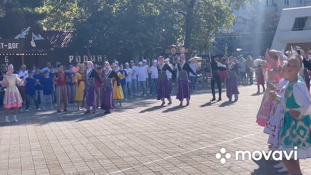 Анапа. Театральная площадь. Отличный праздник. 85 лет со Дня образования Краснодарского края.