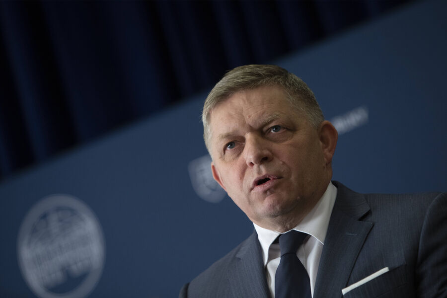 Премьер Словакии прокомментировал отправку военных на Украину