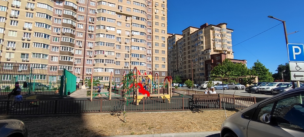 Евро 2-комнатная квартира с евроремонтом площадью 41,9 кв. м. на 12-м этаже в ЖК "Лазурный"