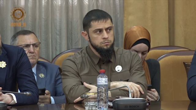 18-летний сын Рамзана Кадырова Ахмат стал министром физической культуры и спорта Чечни.