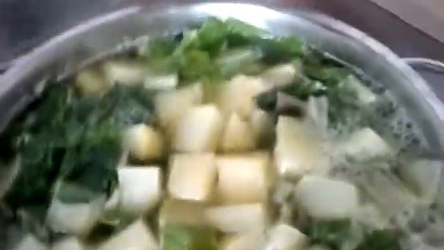 2. Асельга кон косидо(Ботва ревеня с картофелем и беконом)