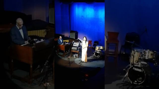 "...И голос , скрипка и орган'.Юлия Касьян (вокал)