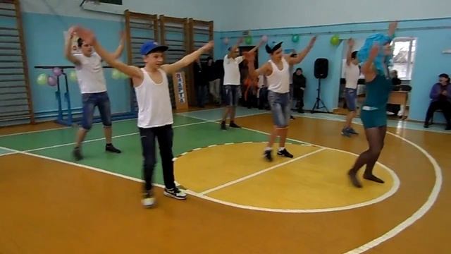 Поздравление от парней с 8 марта! Симоничская СШ