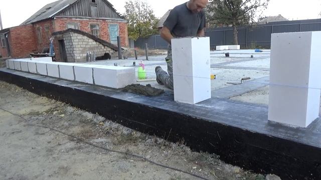 Кладка первого ряда газоблока