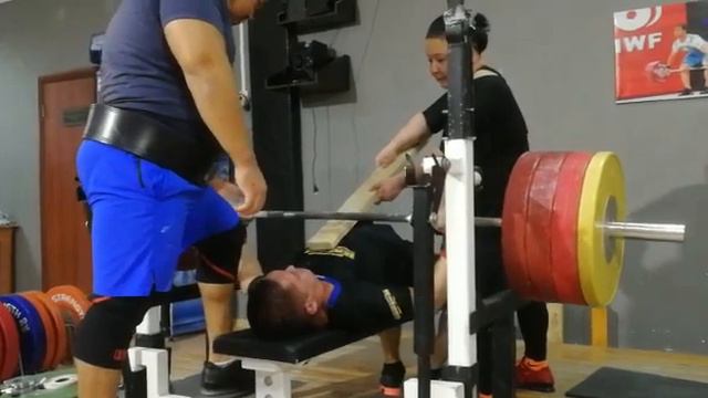-83кг жим 200гк Ырыскожа Мангыстау область город Актау