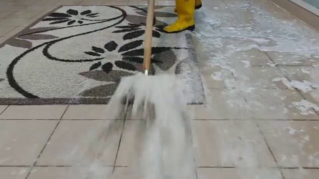 Шикарное видео стирки ковра со всех возможных ракурсов / All possible angles of dirty rug washing