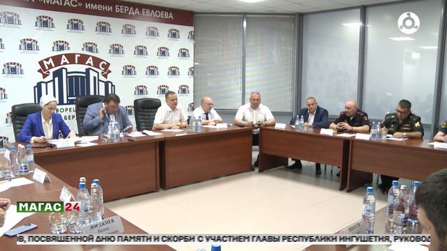 Премьер Владимир Сластенин провел выездное совещание во Дворце спорта "Магас"