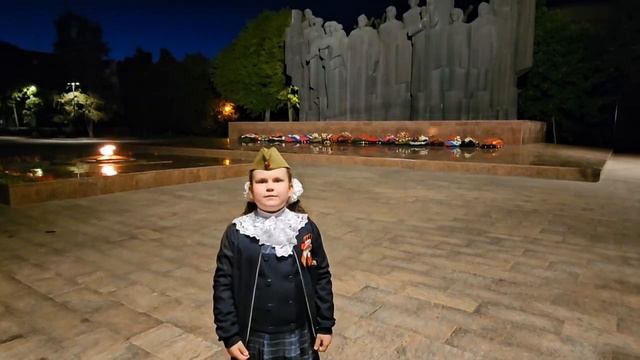 "Пусть будет Мир!", Читает: Сачкова Кира, 7 лет