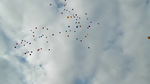 Последний звонок 2012 г. Лицей №101. Шарики-желания