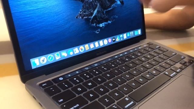 macbook pro 2020 13” space gray color