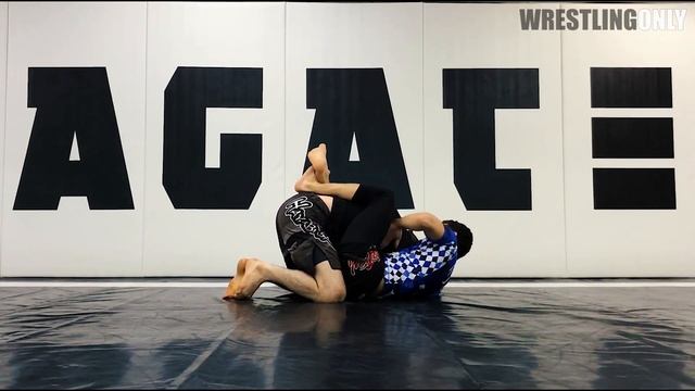 Triangle choke из положения close guard