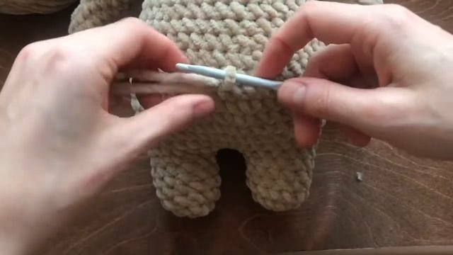 Бегемотик плюшевыйПришиваем голову, делаем хвост Amigurumi Soft Behemoth. Handmade