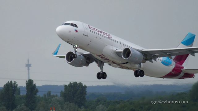 Эйрбас А320 авиакомпании Eurowings взлетает из аэропорта Дюссельдорфа.