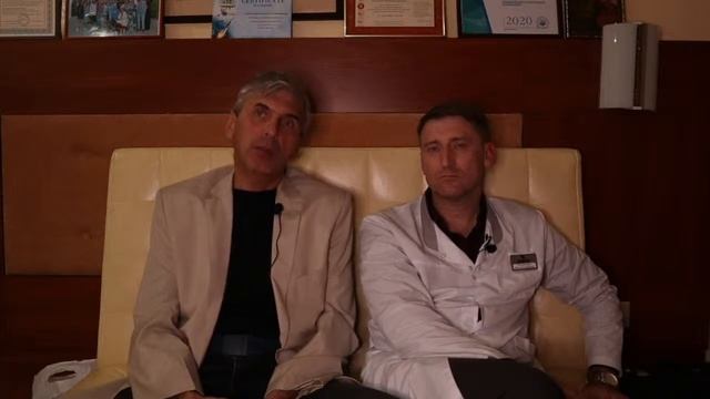 Главный врач Центра Неумывакина Виталий Лукасевич и соавтор методики ДетоксВодоросли Якушкин Олег.