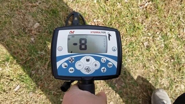 Minelab X-terra 705 Metal Detector Depth Test - Mars Sniper Coil 18.75