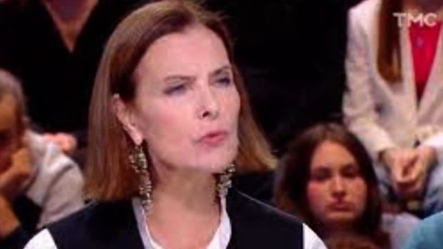 "Je vomis vos propos" : Anne-Elisabeth Lemoine démolit Carole Bouquet