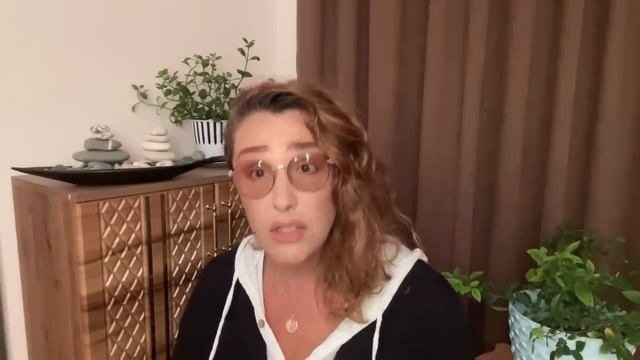 Между Молотом и Наковальней.