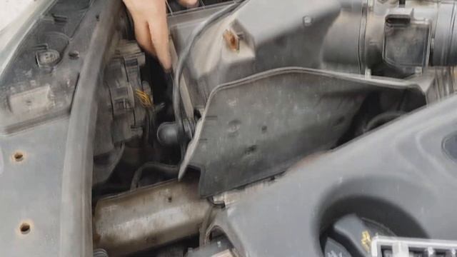 Замена воздушного фильтра VW Passat B5