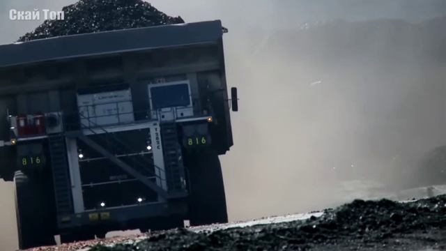Один из самых больших Самосвалов. 
Liebherr 282