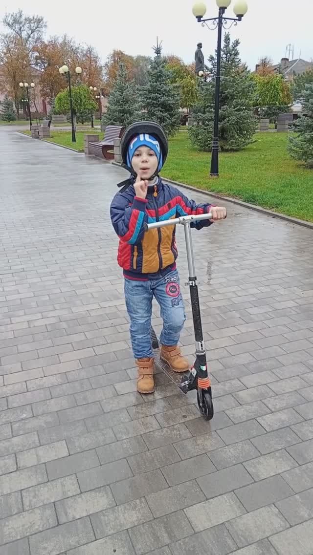 Социальный ролик: как безопасно кататься на самокате