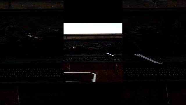 восстанавливают голову коня ка Красной площади