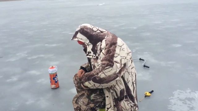 Зимняя рыбалка  первая рыбалка на льду