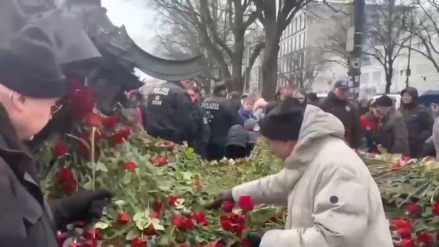 Украинская провокация в Берлине превратилась в памятник российским солдатам?