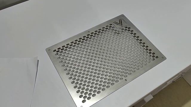 Маникюрный стол МС-126 с розетками. Вытяжка Verakso