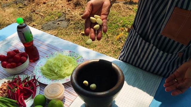 Green papaya salad / farm to table / Салат из зеленой папайи / с фермы на стол