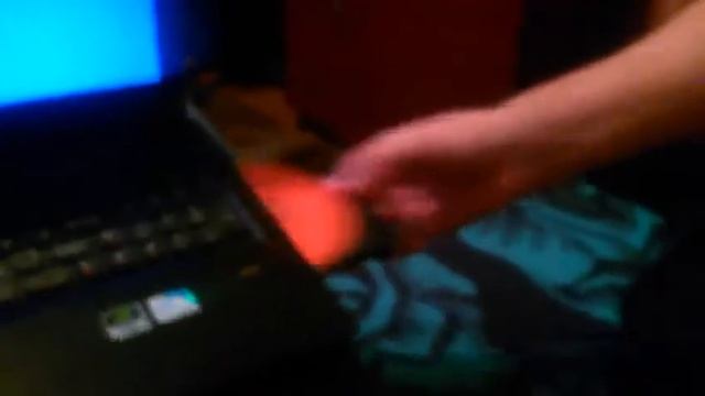 почему его ноут не работает ???