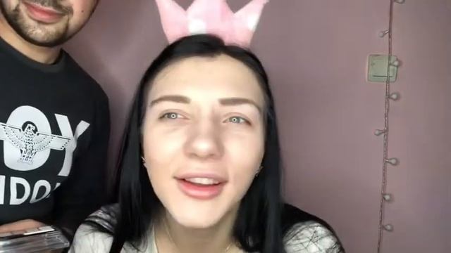 Парень красит brazuka. Как мужчины делают makeup.