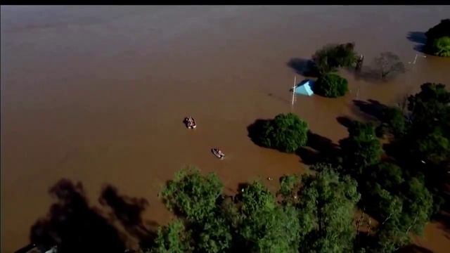 Из-за проливных дождей погибли по меньшей мере 150 человек, 112 человек пропали без вести в Бразилии