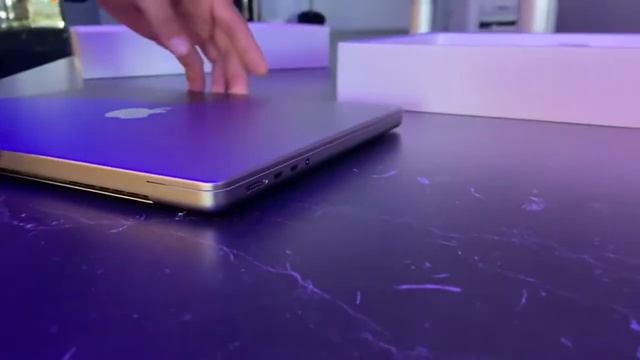 Macbook Pro 2021 14 inch unboxing