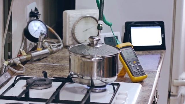 Експерименти на газовій плиті: металева кастрюля vs керамічна