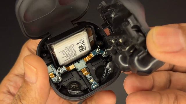 Galaxy Buds 2 Pro Case Not Charging - Fix