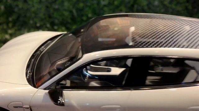 1/18 Spark Porsche Mission E Cross Turismo WAP0219000J