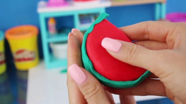 Вафли с ягодами и кремом из Плей До  от Малышки Маши