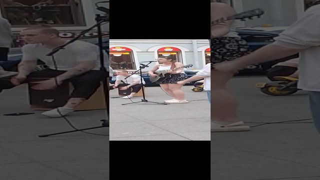 Красиво поют ребята
