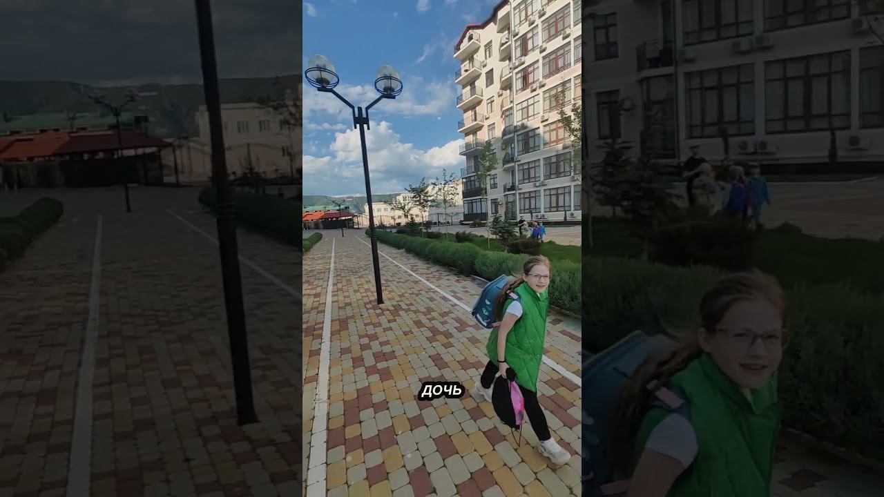 Собственная набережная с прогулочными зонами, смотровыми площадками и фонтаном в Геленджике.