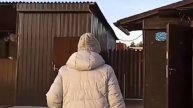 В саду положили орешки для белочки, дизайн потолка в спальней покрасили и наклеили розетки ?️